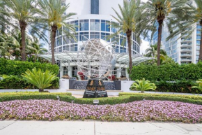 TRUMP INTL 2 BEDROOM APARTMENT 1600 Sqf Ocean and Bay View